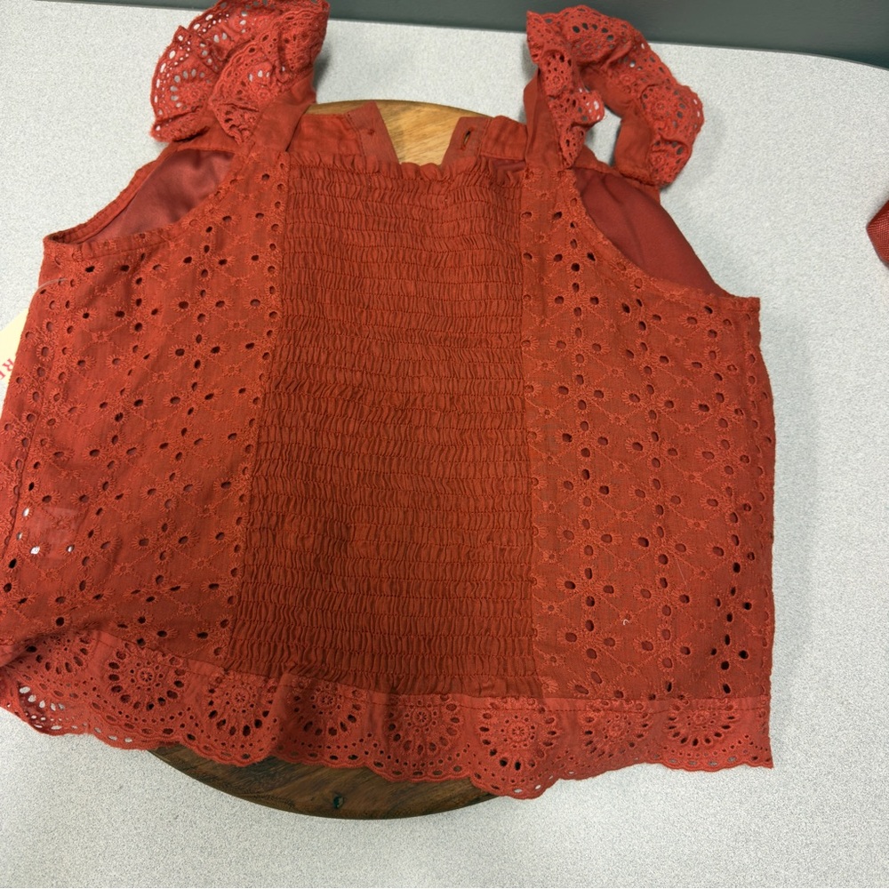 Rust Eyelet Button-Front Tank Top - Picture 7 of 8
